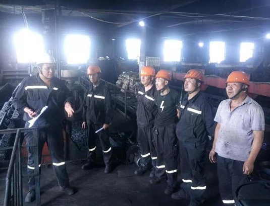 峰岩福利洗煤公司举行电动葫芦（行车） 现场操作专项培训活动
